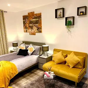 https://beautiful-studio-apartment-in-a-house-with-parking.cambridgehotelsuk.com